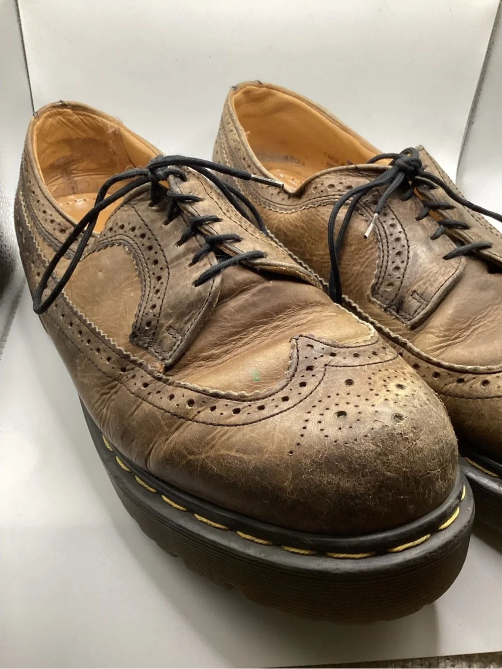 Dr. Martens Brown Leather Wingtip Brogues sz 9